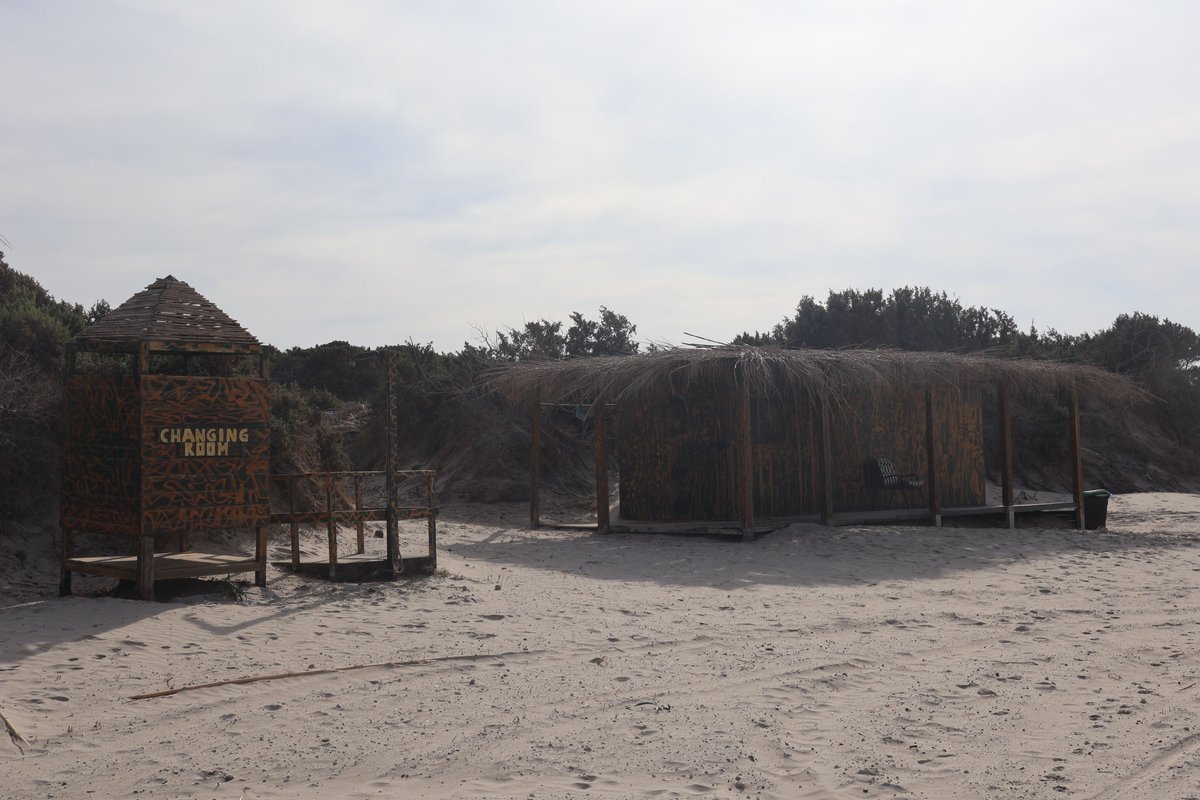 Calm midday stroll at Kochilari Beach, Kefalos. 🌊☁️

Soft Mediterranean light and an almost empty shoreline. This is the serene side of Kos that most summer visitors never get to see.

📽️ Full 4K Walk: youtu.be/cycL6wH1b2Q🌐 discoveringkos.com

#Kefalos #Kos #WinterWalk