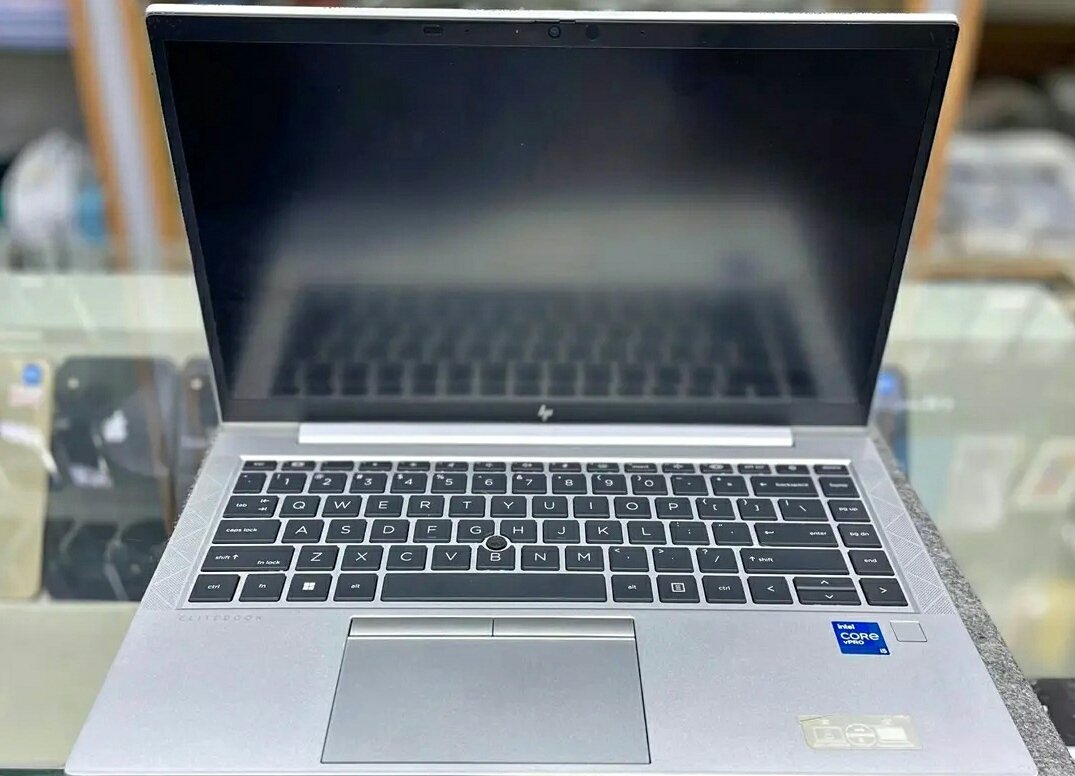 seavtechit's tweet photo. @DavidLRubongoya HP 830 G8 @UGX 1,600,000

512GB SSD 16GB RAM BACKLIGHT KEYBOARD 11TH GEN 13.3" SCREEN , 

Check @seavtechit https://t.co/tKwNjmYLj0