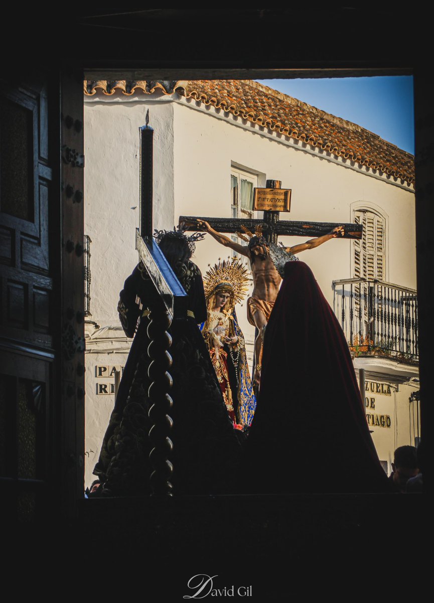 HdaddelBarrio's tweet photo. #𝐃𝐈𝐀𝐃𝐄𝐋𝐒𝐄𝐍̃𝐎𝐑

𝘕𝘶𝘦𝘴𝘵𝘳𝘰 𝘋𝘪𝘰𝘴 𝘢𝘱𝘢𝘳𝘦𝘤𝘪𝘰́ 𝘦𝘯 𝘦𝘭 𝘮𝘶𝘯𝘥𝘰 𝘺 𝘷𝘪𝘷𝘪𝘰́ 𝘦𝘯 𝘮𝘦𝘥𝘪𝘰 𝘥𝘦 𝘭𝘰𝘴 𝘩𝘰𝘮𝘣𝘳𝘦𝘴.

Fotografía para la historia que nos dejó este año 2025, lazos de fraternidad que perdurarán para siempre. https://t.co/XEz5hGaaWm