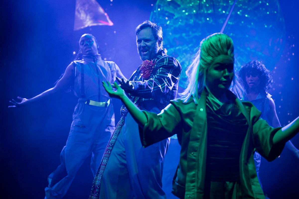 The Hitchhiker’s Guide To The Galaxy Live tweet media