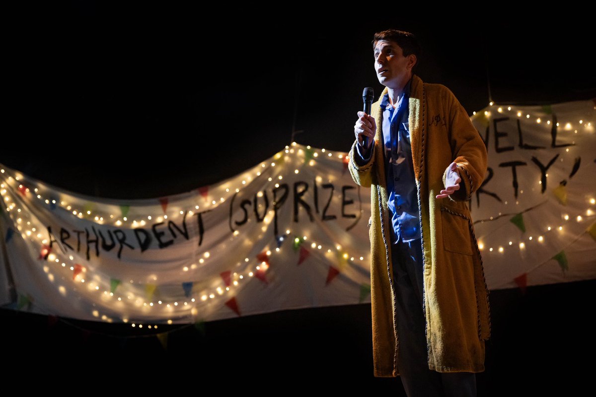 The Hitchhiker’s Guide To The Galaxy Live tweet media