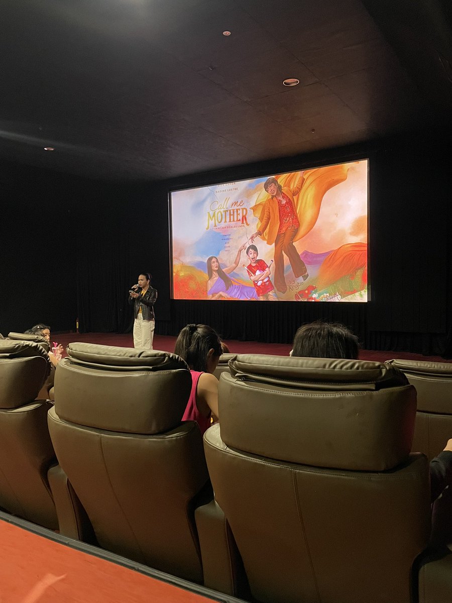 maxibear_24's tweet photo. Call Me Mother now showing!!!
Thank you so much @NadineLBdayClub for this block screening plus may special guests pa (@mikslmnc @brentymanalo ).
#CallMeMotherDay
#NadineLustre
#ViceGanda https://t.co/ipVcgZXlM9