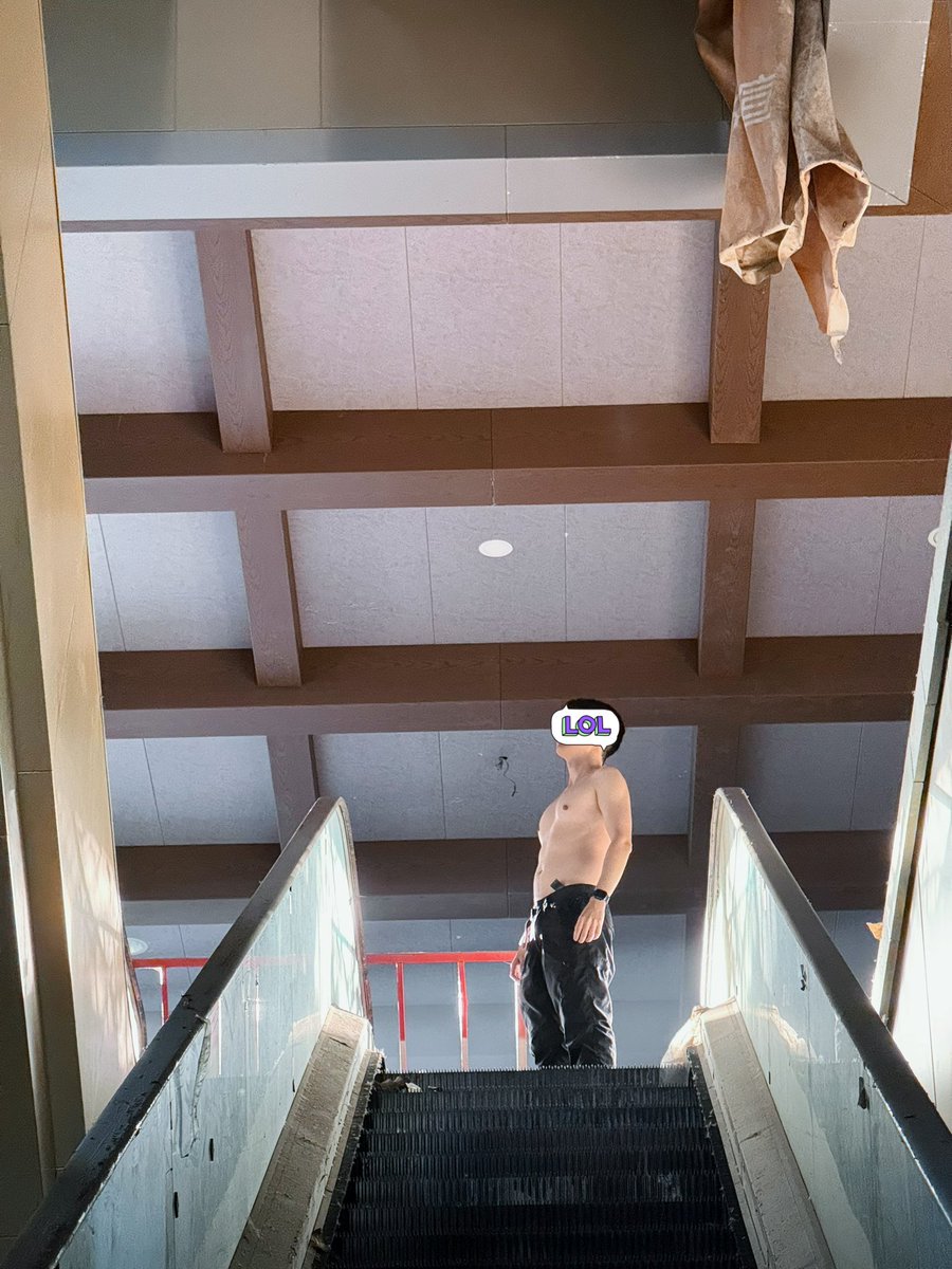 荒废商场除了长草还会长裸体