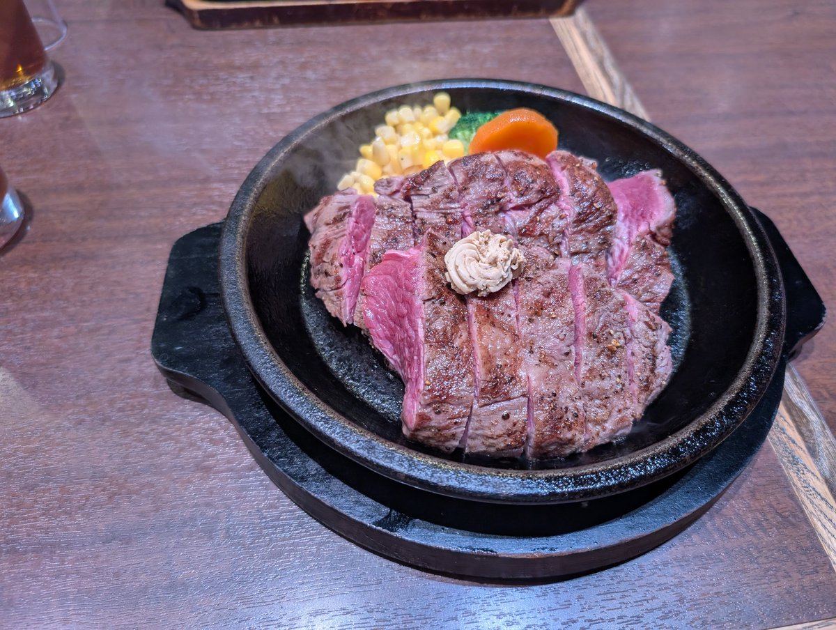 ぴょん tweet media