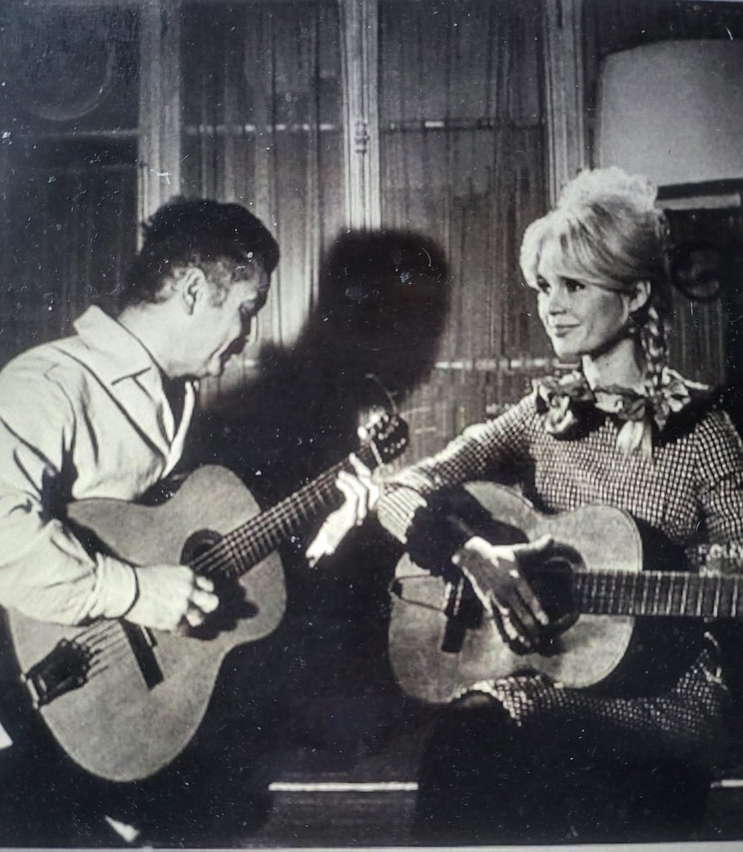 RIP Brigitte bardot ...avec Georges Brassens ...
#cinema #star #icone