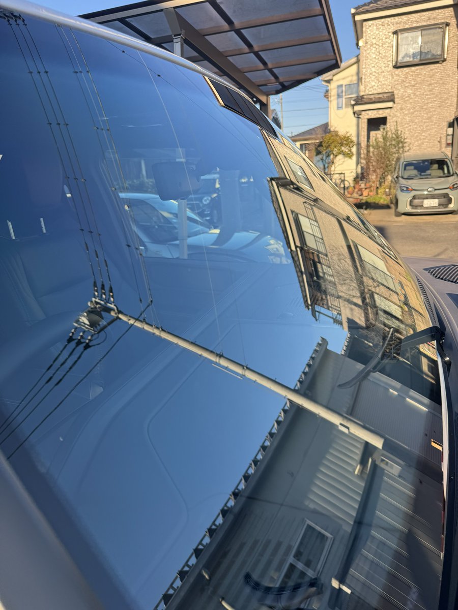 haru_Detailing's tweet image. ランクル250🚗

ヘッドライト、フロントガラス、ナビ、メーターパネルにG-POWER3発💪✨

横からレンズが消えて見えて、オーナーさんもビックリ🤣
フロントガラスは無くなりました🫥

安心感が段違い👍

#gpower