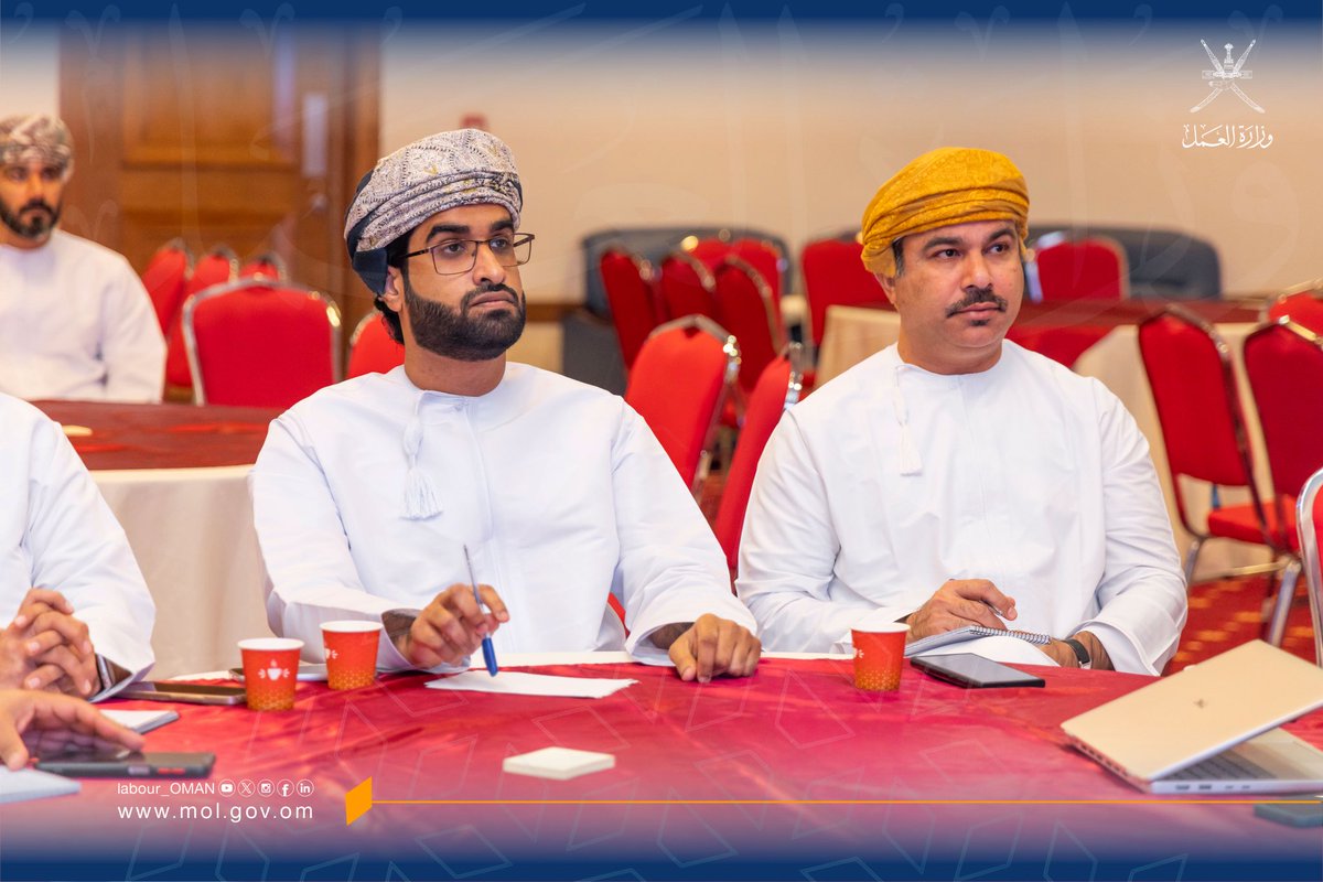 Labour_OMAN's tweet photo. تنظم #وزارة_العمل بالتعاون مع @royalhospital_ ولمدة يومين برنامجاً تدريبياً في "أنماط التفكير وفق مقياس هيرمان في التمكين الشخصي"؛ بهدف تزويد سفراء #التمكين_الشخصي بوحدات الجهاز الإداري للدولة بالأدوات المعرفية والمهارات التحليلية التي تسهم في تعزيز الأثر وتطوير الأداء المؤسسي. https://t.co/glcJiHbjI5