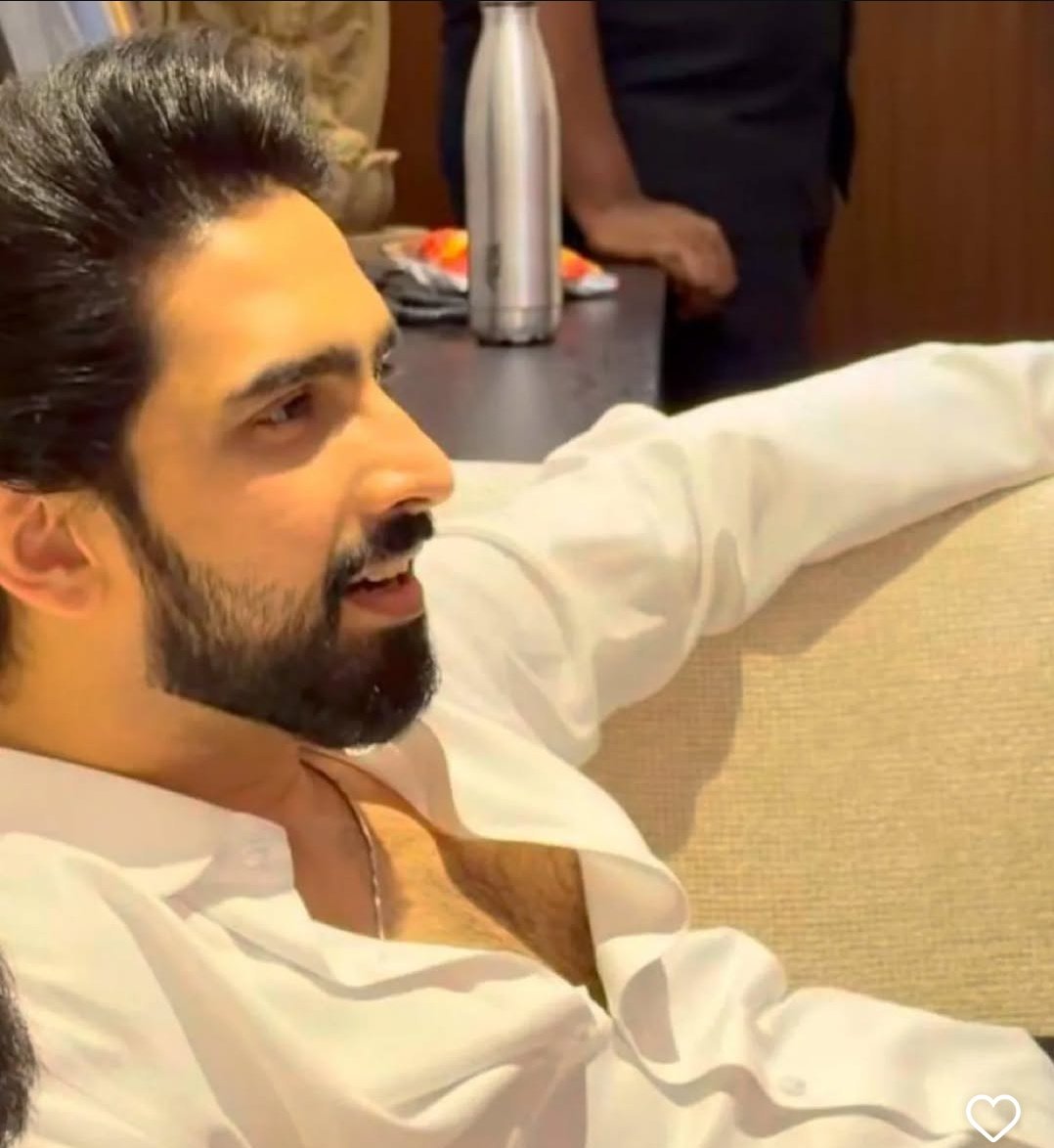 bbtak19's tweet photo. Hottest 

NATIONAL HEARTTHROB AMAAL https://t.co/NhukRxNIxl
