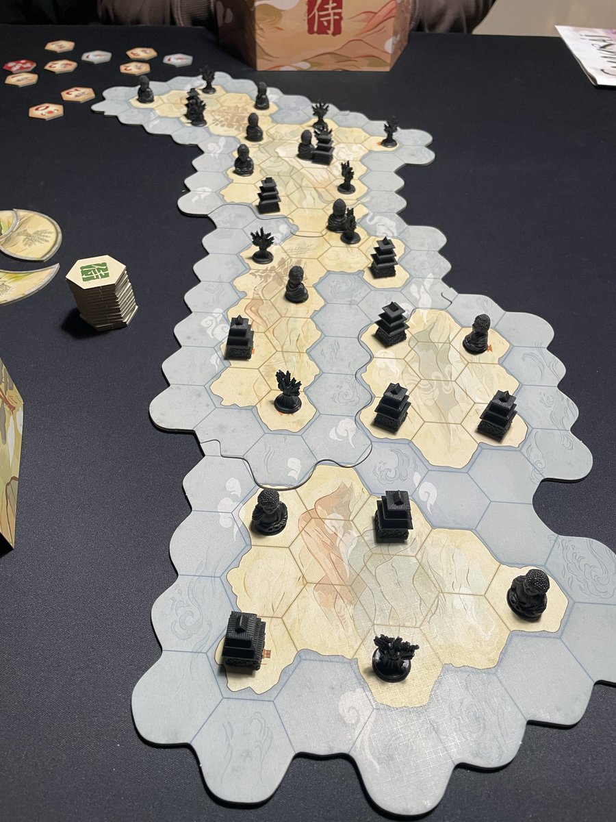 getyaya1's tweet photo. Gran noche de juegos!
Un samarkand, Kreta, samurai y Terra nova. https://t.co/jrykaLkLg0