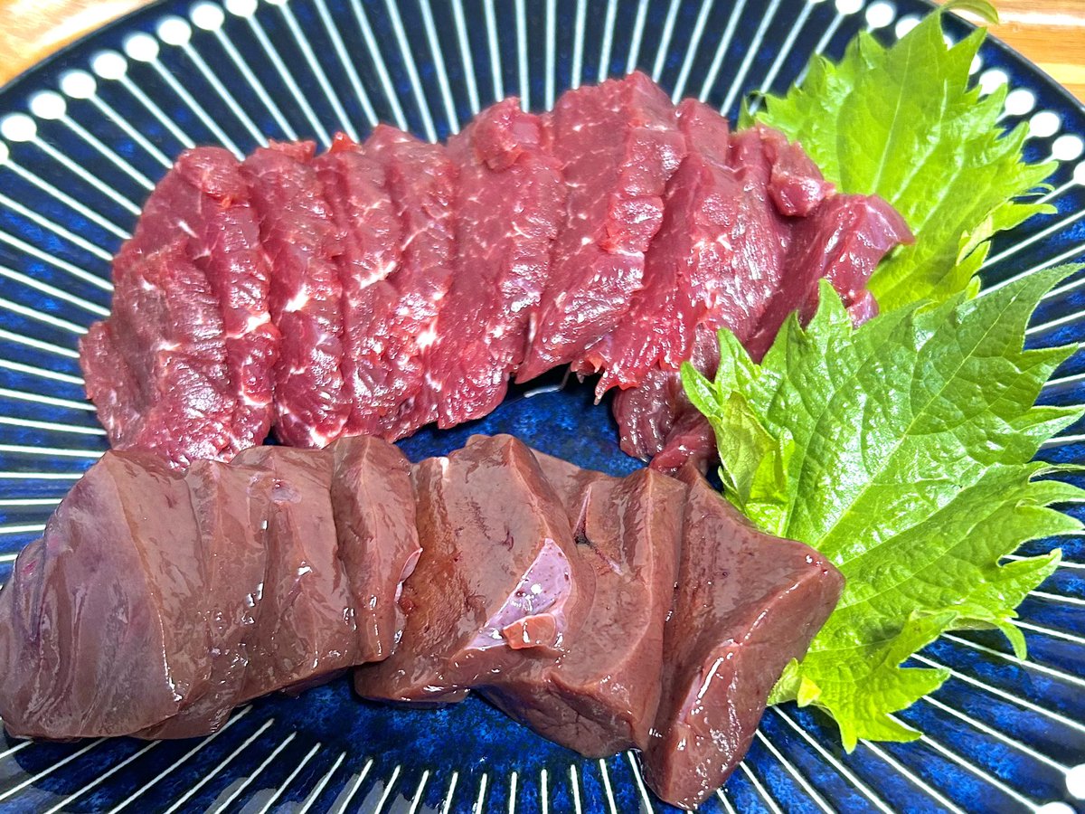 miyake_ktrm's tweet photo. 仕事もウマく納め
来年もウマく駆けられるよう
ウマ〜い馬刺しを頂きまーす♪
皆さん良いお年を❣️ https://t.co/vvI5wpuLhO