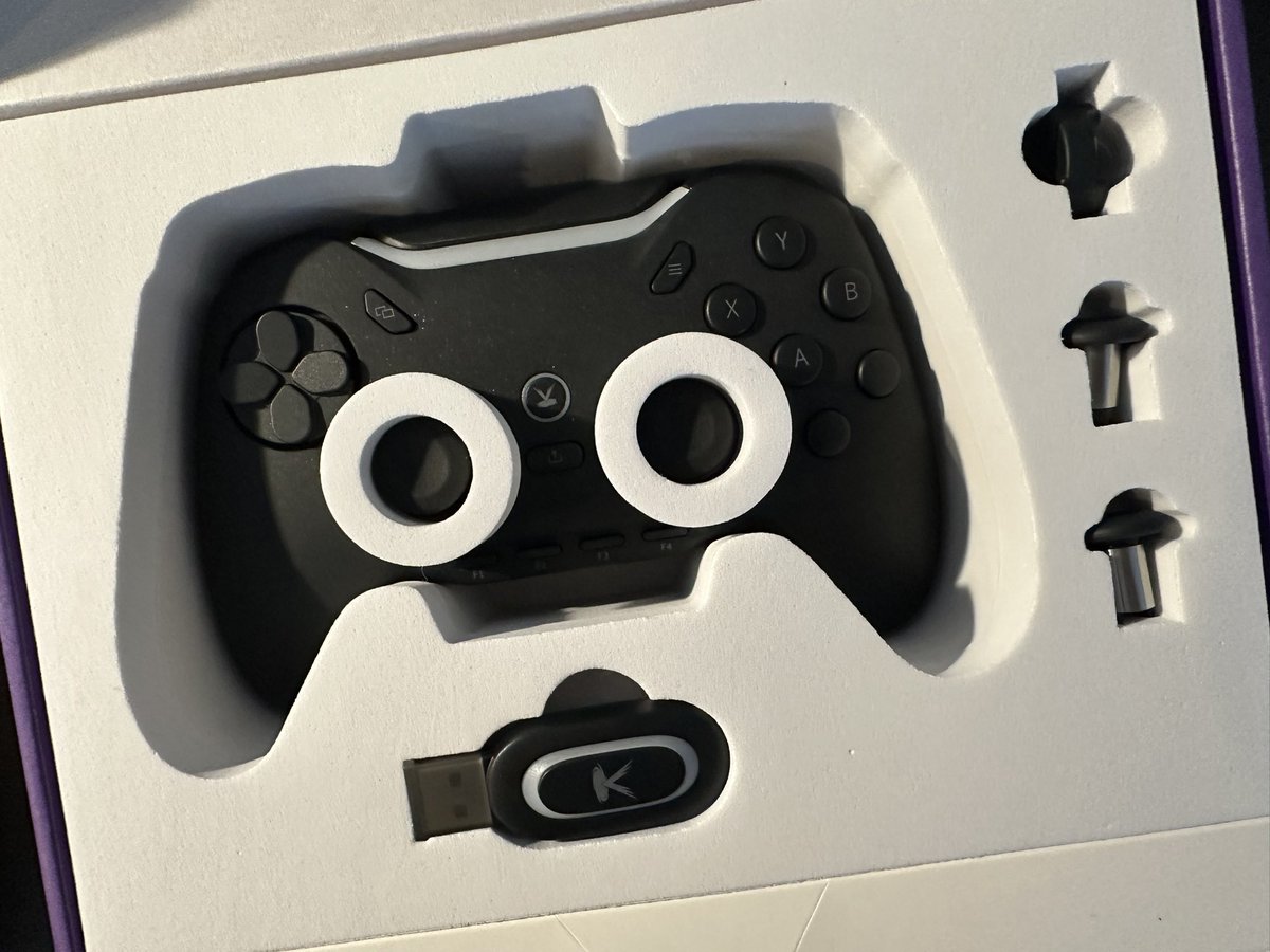 4ヶ月待ったVoid GamingのGenesis届きました。 PC利用に適したXInputで