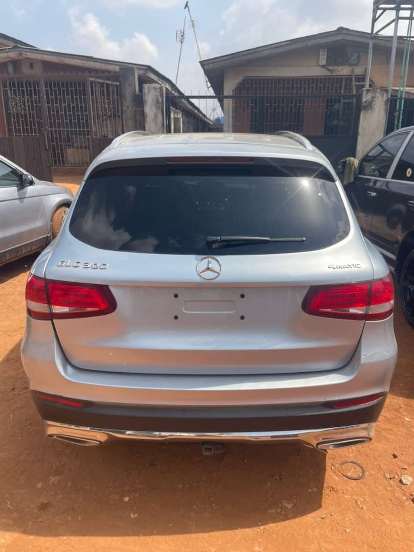 IcyAutos's tweet photo. ✨ Distress Sale ✨
Mercedes Benz GLC300 3016
(Pre-owned 🇳🇬 but not registered)

Cleanly Baked
Pristine Condition 📸
Panoramic Roof 🌞
LED lights💡
Drives perfectly

🏷️: N19.9M ($13.8k) crypto payments accepted.
📍: Lagos.

To place an order; kindly send a DM or Whatsapp. https://t.co/pS3Uygho7S