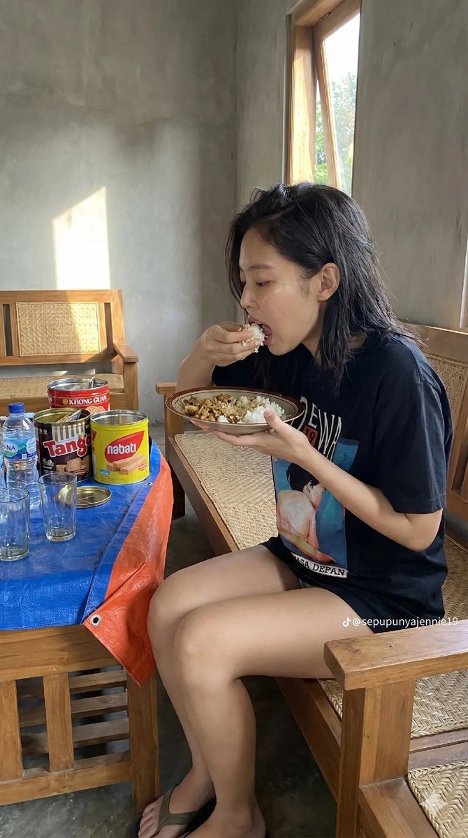 grabe gutom ng bisita ko kaya pinakain ko muna ng pang malakasang adobo