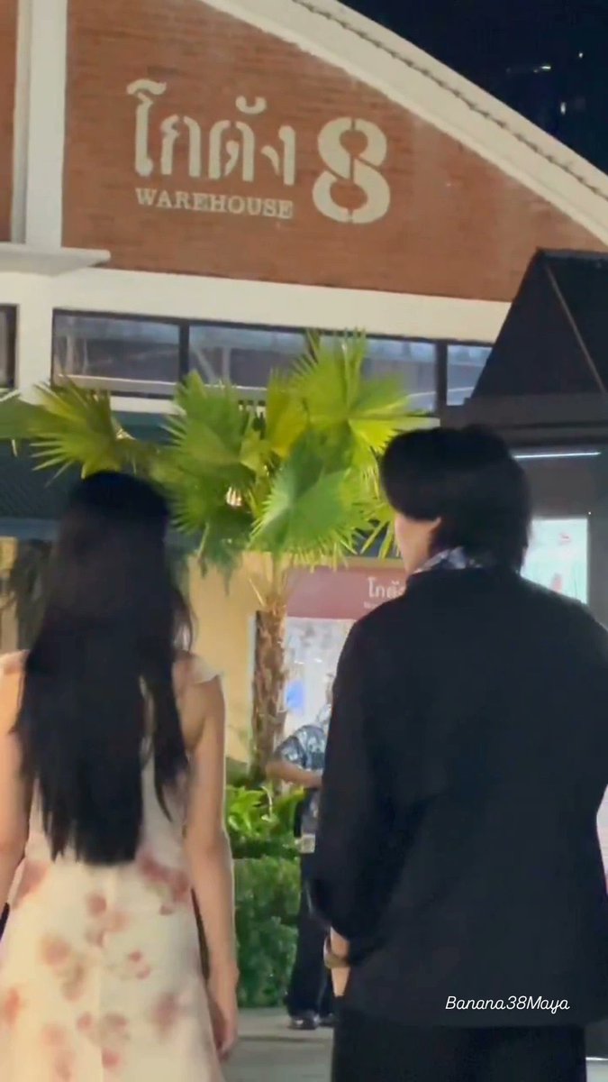 Mintnamm's tweet image. ที่ยืนตรงข้างมิ้นท์ก็ยังเป็นพีคเสมอ ดีใจที่เมนได้ใช้เวลาในช่วงเทศกาลที่ชอบที่สุดกับคนที่พิเศษที่สุดนะ🥹

2022                    #พีคมิ้นท์                        2025