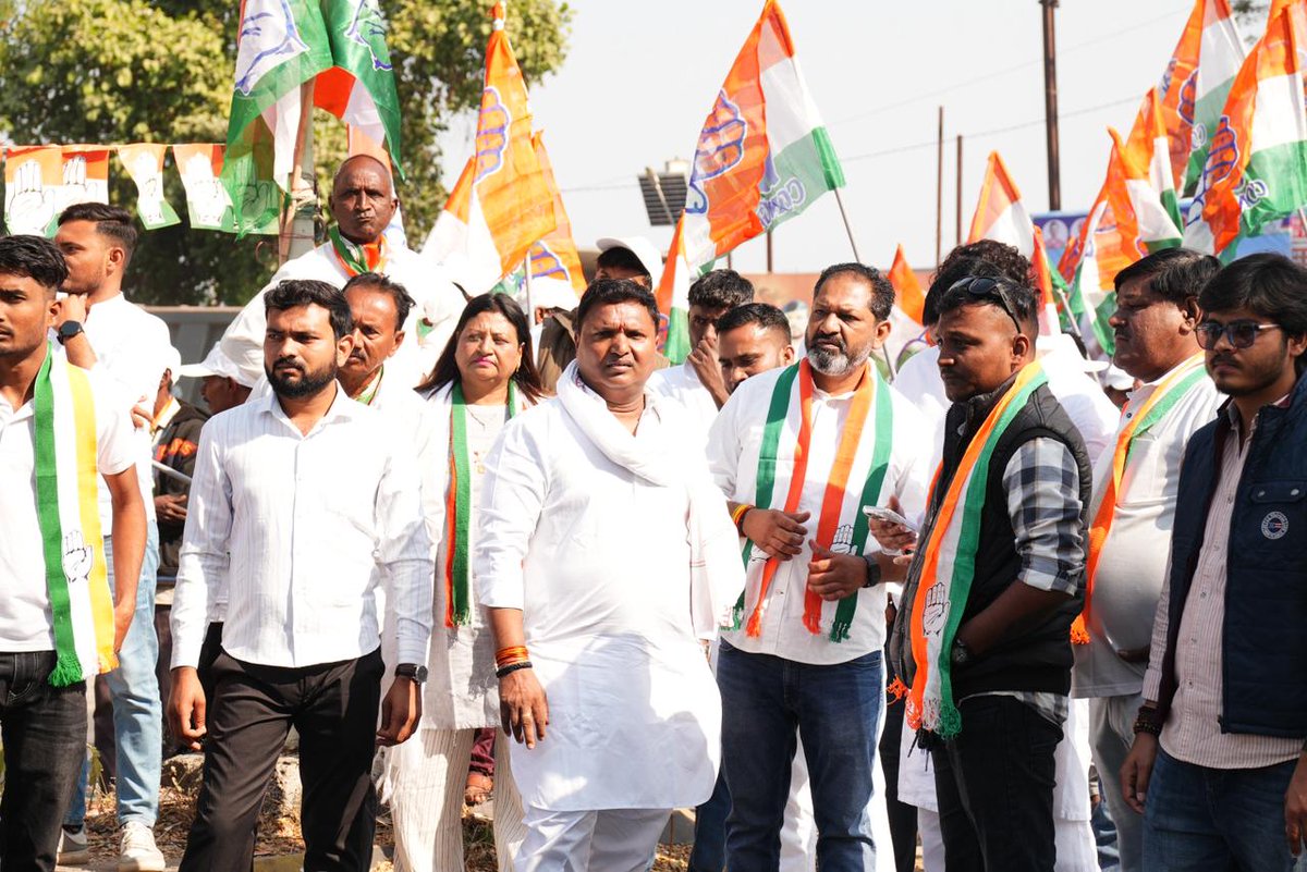 srinivasiyc's tweet photo. आज गुजरात के छोटा उदयपुर में जन आक्रोश यात्रा का स्वागत किया। गुजरात प्रदेश कांग्रेस प्रभारी श्री @MukulWasnik जी के मार्गदर्शन और प्रदेश कांग्रेस अध्यक्ष @AmitChavdaINC जी, CLP @TusharAmarsinh1 के नेतृत्व में जारी ये यात्रा गुजरात की आम जनता के मुद्दों को लेकर आगे बढ़ रही है। https://t.co/FNVfYpDSLv