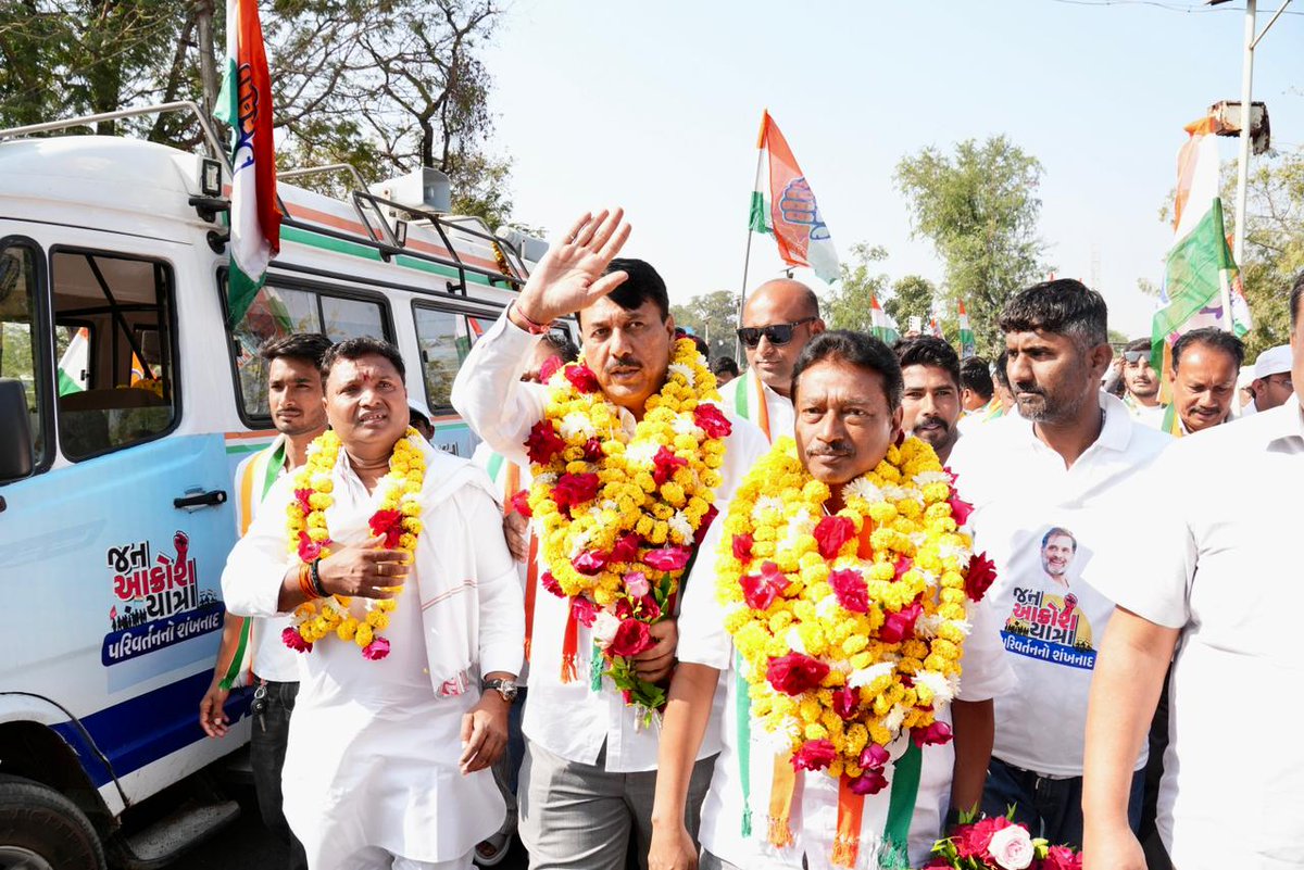 srinivasiyc's tweet photo. आज गुजरात के छोटा उदयपुर में जन आक्रोश यात्रा का स्वागत किया। गुजरात प्रदेश कांग्रेस प्रभारी श्री @MukulWasnik जी के मार्गदर्शन और प्रदेश कांग्रेस अध्यक्ष @AmitChavdaINC जी, CLP @TusharAmarsinh1 के नेतृत्व में जारी ये यात्रा गुजरात की आम जनता के मुद्दों को लेकर आगे बढ़ रही है। https://t.co/FNVfYpDSLv
