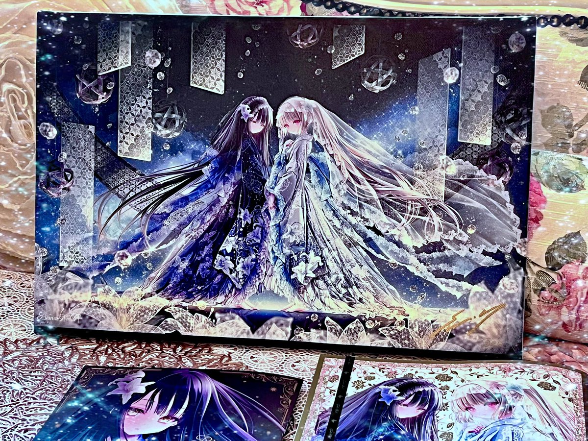 新刊2冊とキャンバスアートのサンプルが来ましたので写真撮りました