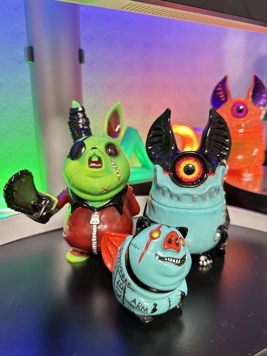 今年も墓場さんにお世話になった一年だったなー😊 #カゲマルデザイン