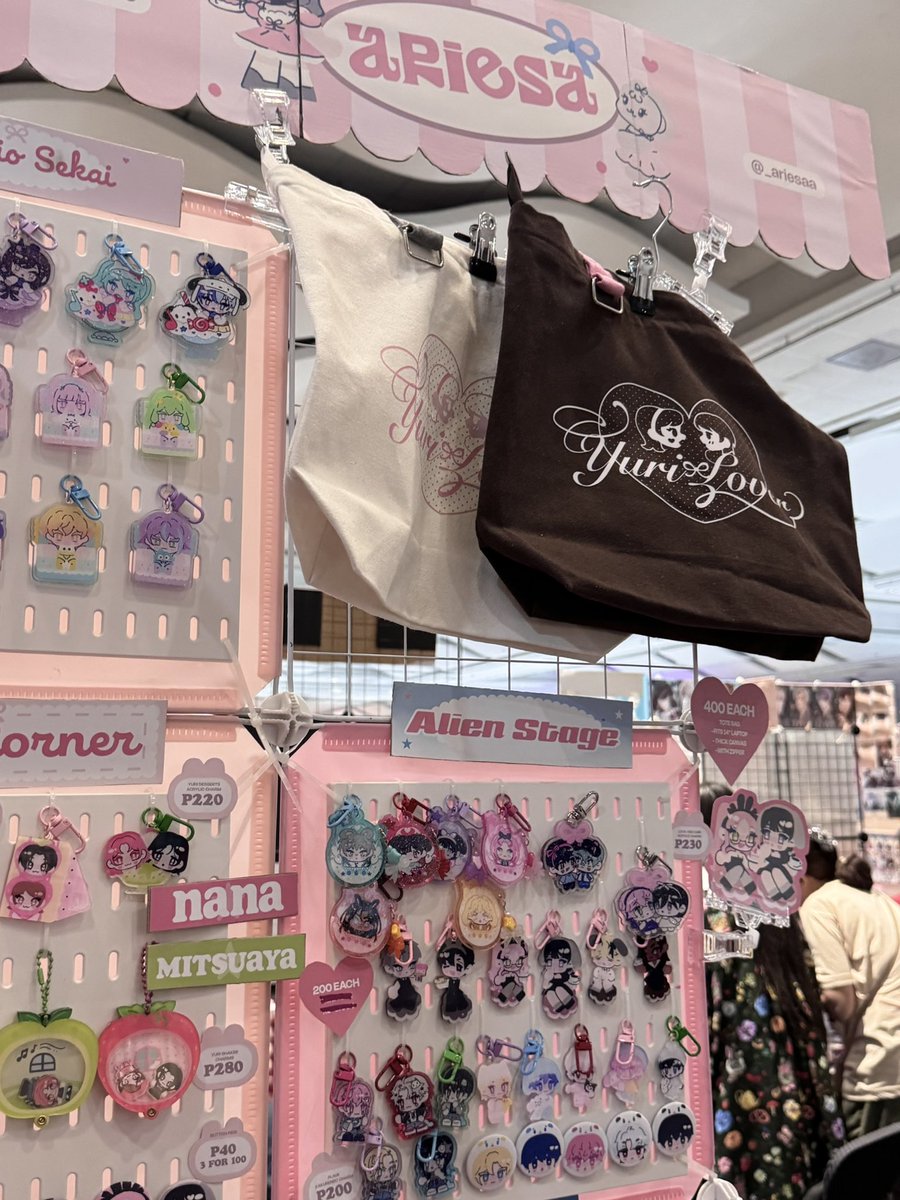 ari 💘 tweet media