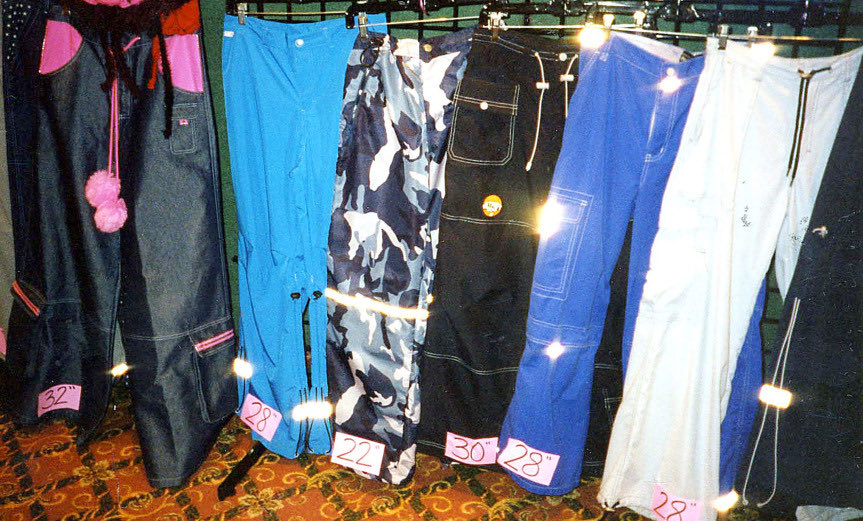 bab0oshk44's tweet image. Hot Topic, 1990s