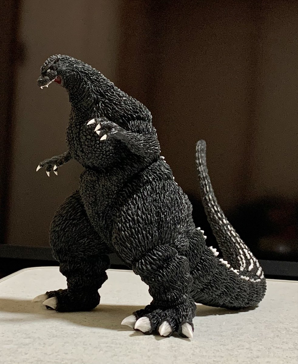 ゴジラ1995🌟 これから、爪、歯、背ビレに色をつけていきます😊