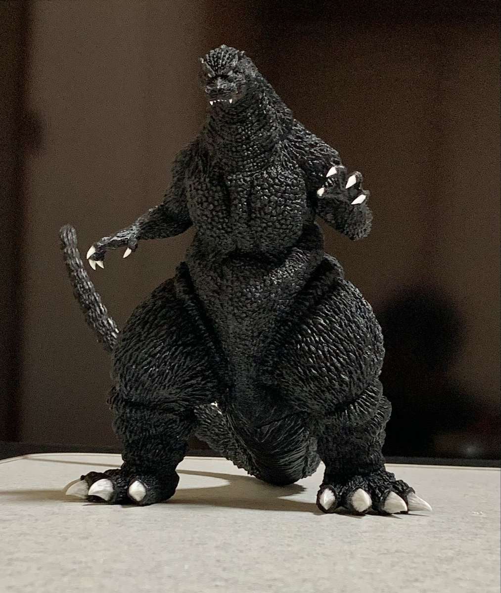 ゴジラ1995🌟 これから、爪、歯、背ビレに色をつけていきます😊