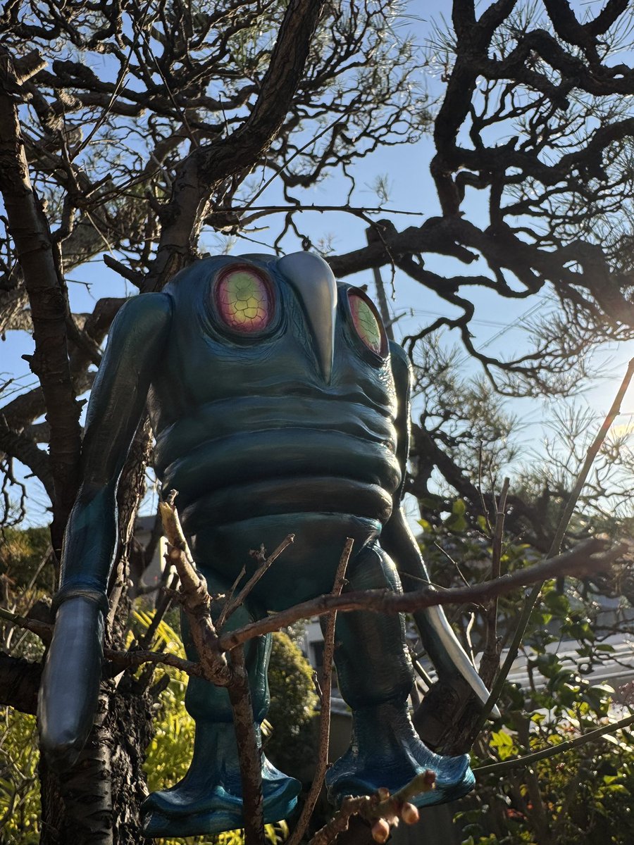 訪問者”たちは、其処に居る #マーミット #恐怖のマグラン星人 @Karzworks