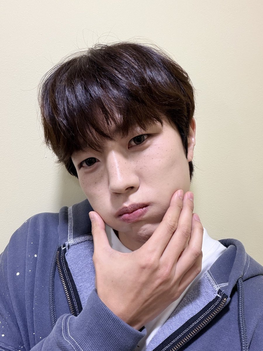 LSY_official_'s tweet image. ◾20251228 ‘Asteroid’ FANSIGN EVENT📸

우리들만의 시간✨️🥰

#이성열 #LEESUNGYEOL
#Asteroid
#매니지먼트이상
#management2sang