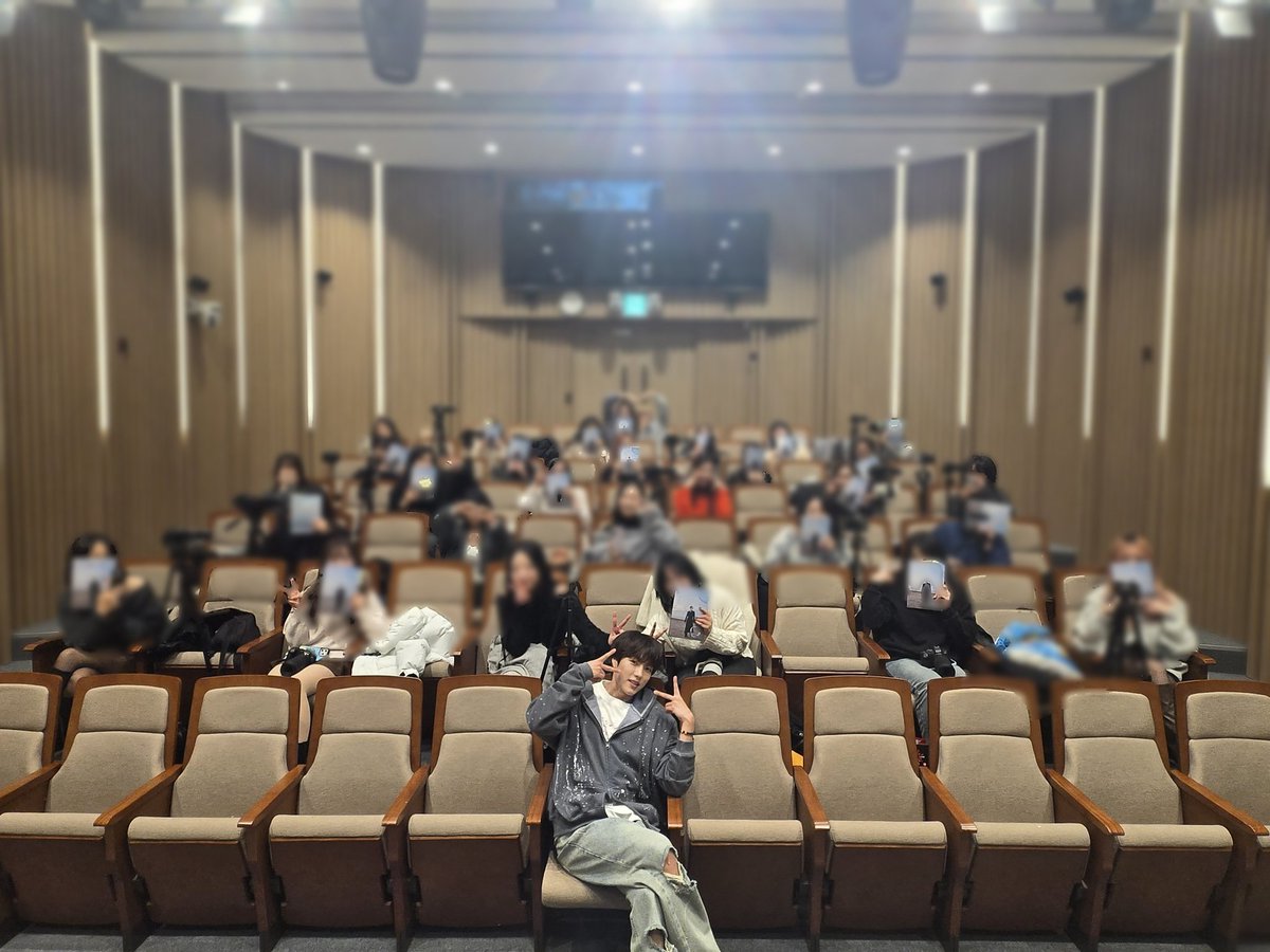 LSY_official_'s tweet image. ◾20251228 ‘Asteroid’ FANSIGN EVENT📸

우리들만의 시간✨️🥰

#이성열 #LEESUNGYEOL
#Asteroid
#매니지먼트이상
#management2sang