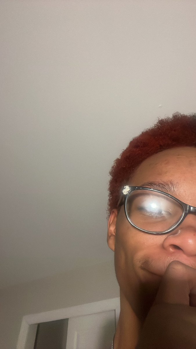 llvxhmble_'s tweet photo. Should I actually dye my hair now ? https://t.co/5qSpDnZXQs