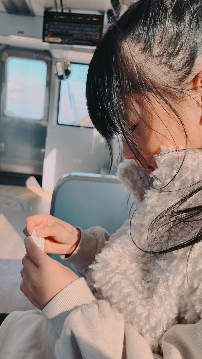 akarinrin129's tweet photo. 今日は電車のたびをしたよ🥰
電車大すきだから、楽しみにしてたんだ✨
お天気よかったから、けしきがよくてさいこうだったよ〜😊❗️

 #zerodanceschool 
 #キッズモデル
 #あかり #あかりん #js2 https://t.co/5BUJyDGyjK