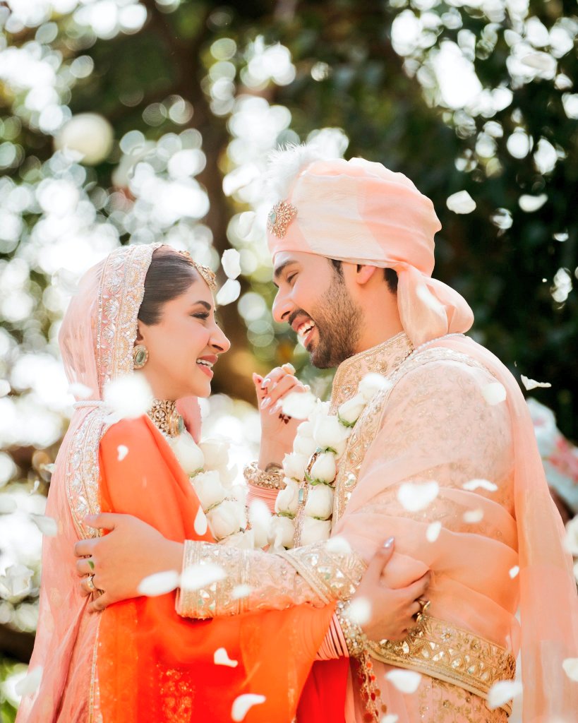 EksDilKiAwaaz's tweet photo. Happy Anniversary #AshMan to the journey that changed so many hearts...
From melodies that heal to moments that inspire.. celebrating the magic, the growth, and the endless love we've shared along the way... Grateful to be part of this beautiful story... Always with you guys today and forever 🧿✨❤️
@ArmaanMalik22 @AashnaShroff