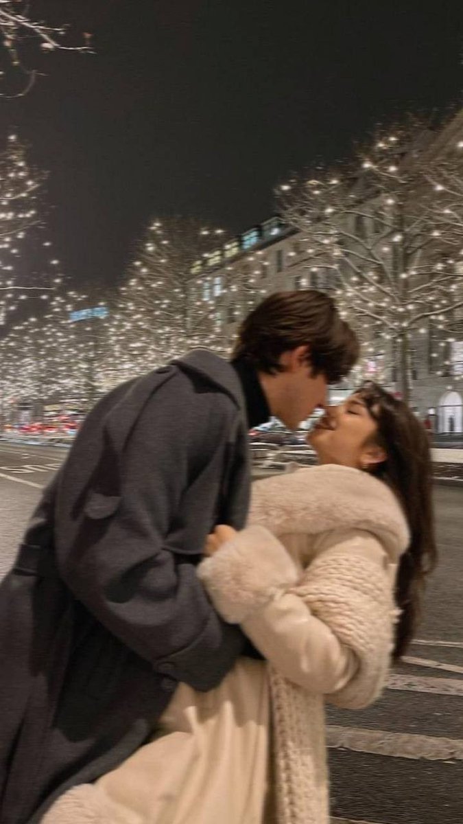 scarlettwants's tweet image. christmas in my heart forever