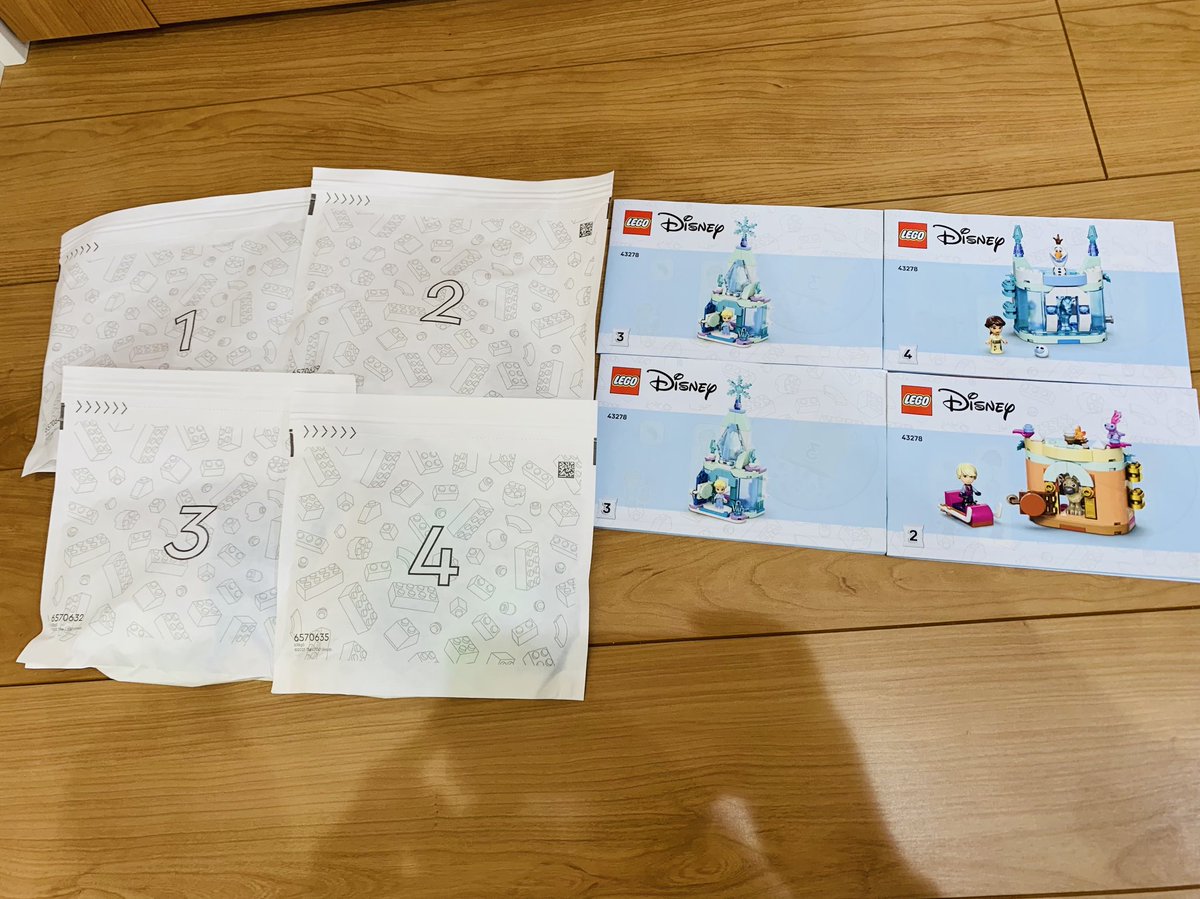 iii_kaaa45's tweet photo. サンタがくれたLEGO。
説明書がまさかの2.3.3.4🤣🤣🤣

誰か1.1.2.4の方いらっしゃいませんかーーー！
3の説明書ここですーーーー！

@LEGOLAND_Japan 
 #LEGO  #Disney  #アナと雪の女王 https://t.co/8BCVj63HIJ