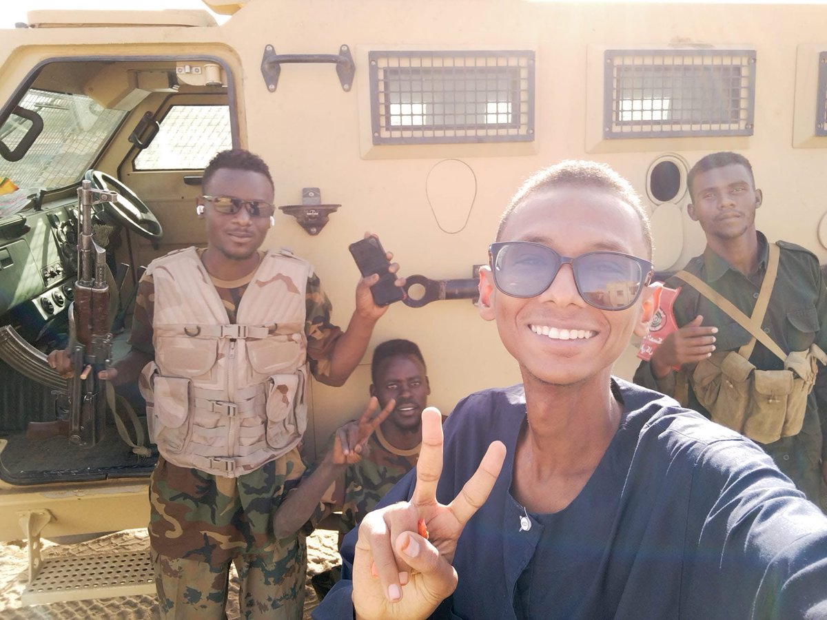 الحرية حق وليس مطلب
نجدد المطالبة بالإطلاق الفوري عن الثوار المعتقلين ( مؤمن وفيصل وعبدالعزيز ومنيب ) 
#المتطوعين_الجنود_المجهولين