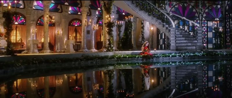 KINGmovieIn2025's tweet image. The set designs of Devdas looked so ethereal and otherworldly