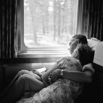 "Sabían, ahora, que hay una cosa que se desea siempre y se obtiene a veces: la ternura humana..." 
—"La peste", Albert Camus
Vía <a href="/literlandweb1/">literland</a>