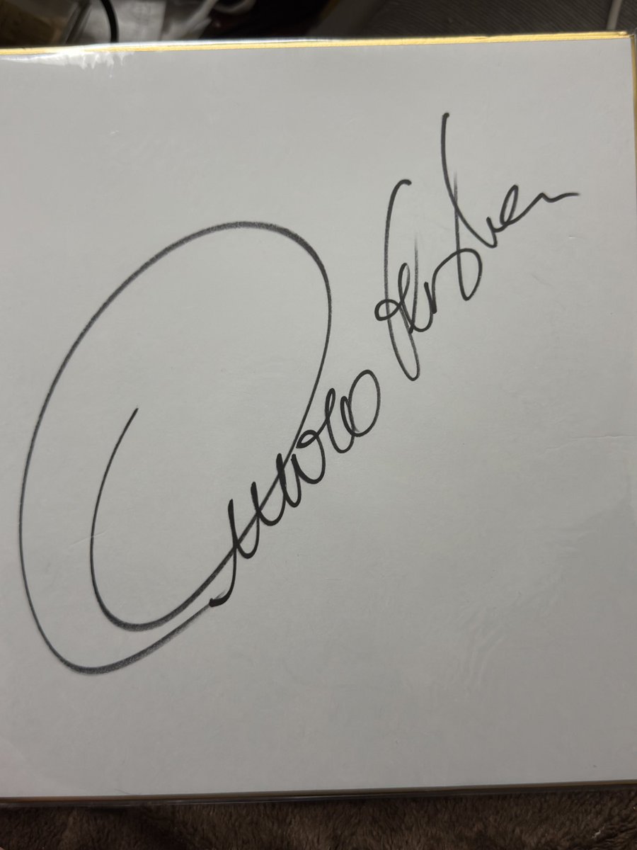 昨日阪神競馬場でデムーロ騎手からサインいただきました。勝負服、今日