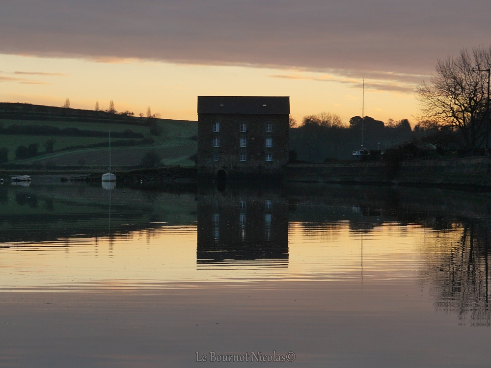Quand l'aube s'éveille sur la Rance en 2025

 Retour en images sur les lever de soleil magiques de 2025 le long de la Rance.