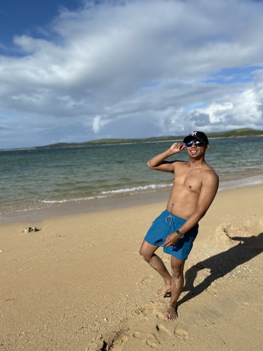 jzceee's tweet photo. Tan skin no problem https://t.co/bE4uBHFgYl