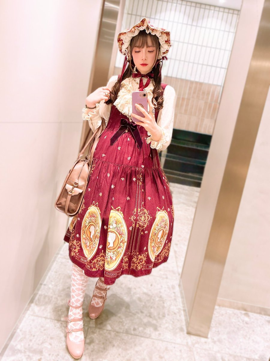 Ffff0904's tweet photo. 𓂃🥀𓈒𓏸🌹 https://t.co/T4TzToHnum