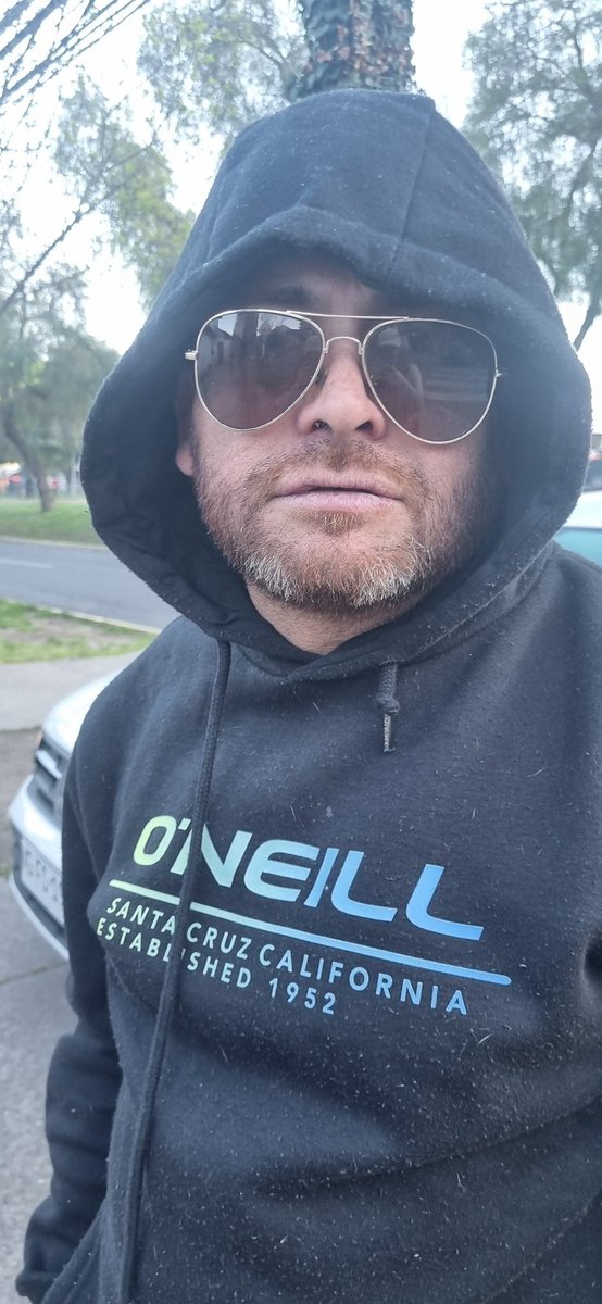 mariag24's tweet photo. #peñalolen @MiguelConcha #carabineros @Carabdechile @SOSAFE_CL #1461 #patenteVGFS19 quiero denunciar a este vecino y ayuda en saber su nombre.. siempre se oculta del los vecinos con su poleron y lentes #avenidagrecia7677peñalolen cada dia #piscinas #organiccompanyspa #lascondes https://t.co/JWzvXfOjlA