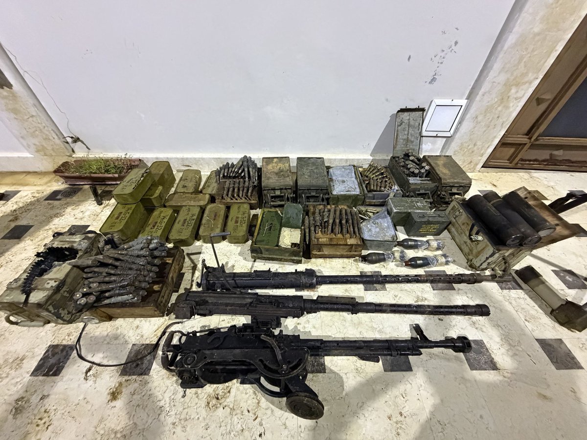 استكمالاً للعملية الأمنية التي نفذتها قيادة الأمن الداخلي في محافظة اللاذقية ضد خلية ما يُسمى "سرايا الجواد" الإرهابية التابعة للمجرم سهيل الحسن في قرية دوير بعبدة بريف جبلة، تمكنت مديرية الأمن الداخلي في منطقة جبلة من القبض على المدعو باسل عيسى علي جماهيري، أحد أعضاء الخلية.