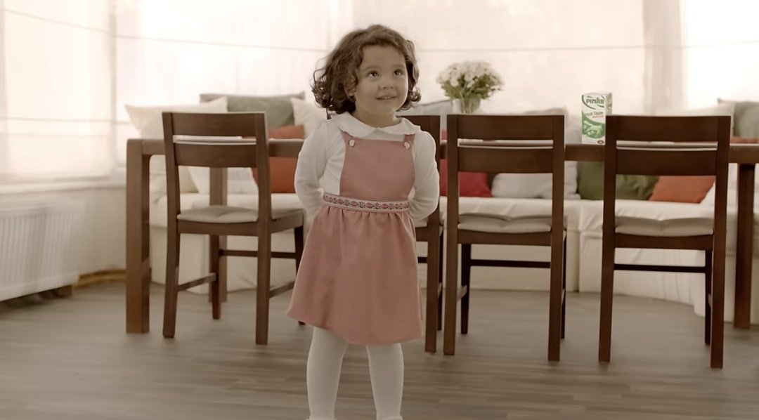 Annelerin bir anda ortaya çıkan neşeleri 🫠🫠 kaç yaşında olursam olayım onu neşeli görmek böyle hissettiriyor