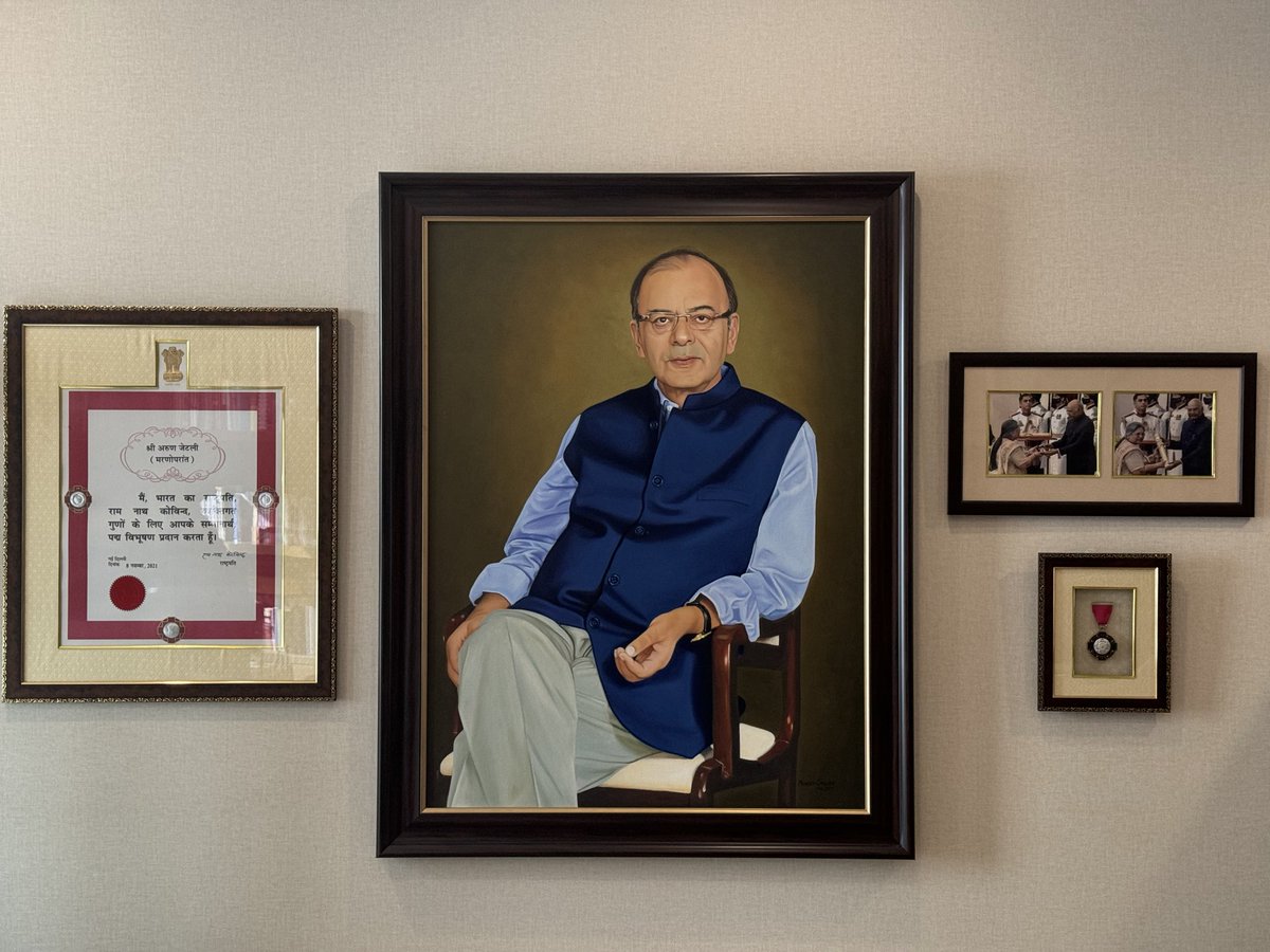 rohanjaitley's tweet photo. Happy birthday, Dad. We miss you every single day. Celebrating  you is difficult because of how heartbreaking life has been without you and the balance you brought within all of us. But we remember you in all we do, be it work, meals, travels and the choices we make. You're not here, yet you're in all we do.
@arunjaitley @JaitleySangeeta @MeherunissaA @sonalijaitley