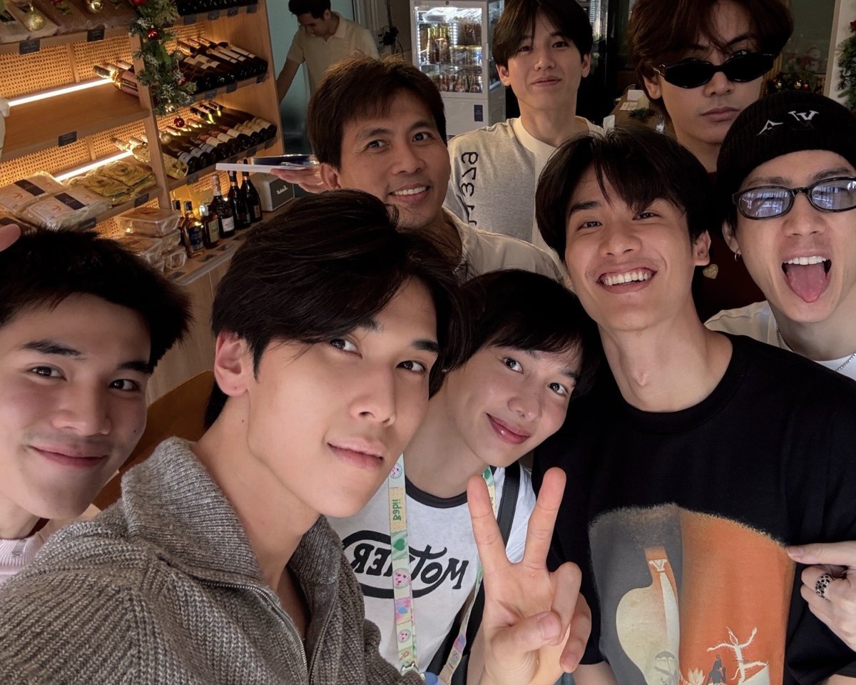 dunknatachai's tweet image. FAMILY