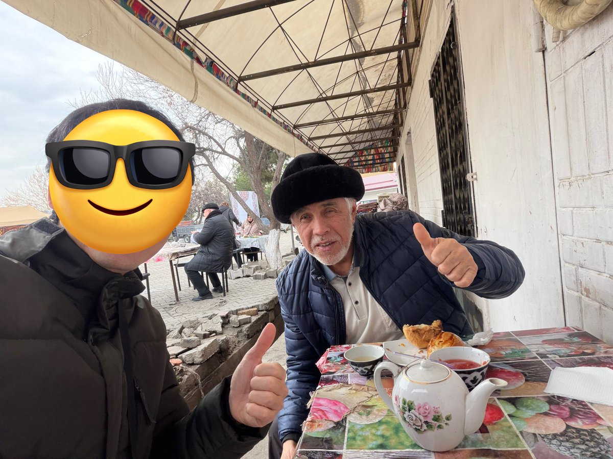 sianbackpacker's tweet photo. 本日の朝飯いただきます🙏😊
地元の方に食べ方教えて貰いました🙆‍♂️

#Kazakhstan🇰🇿#Tashkent
#Chorsu #Comca #Somsa🥯 https://t.co/ycuBNCtheW