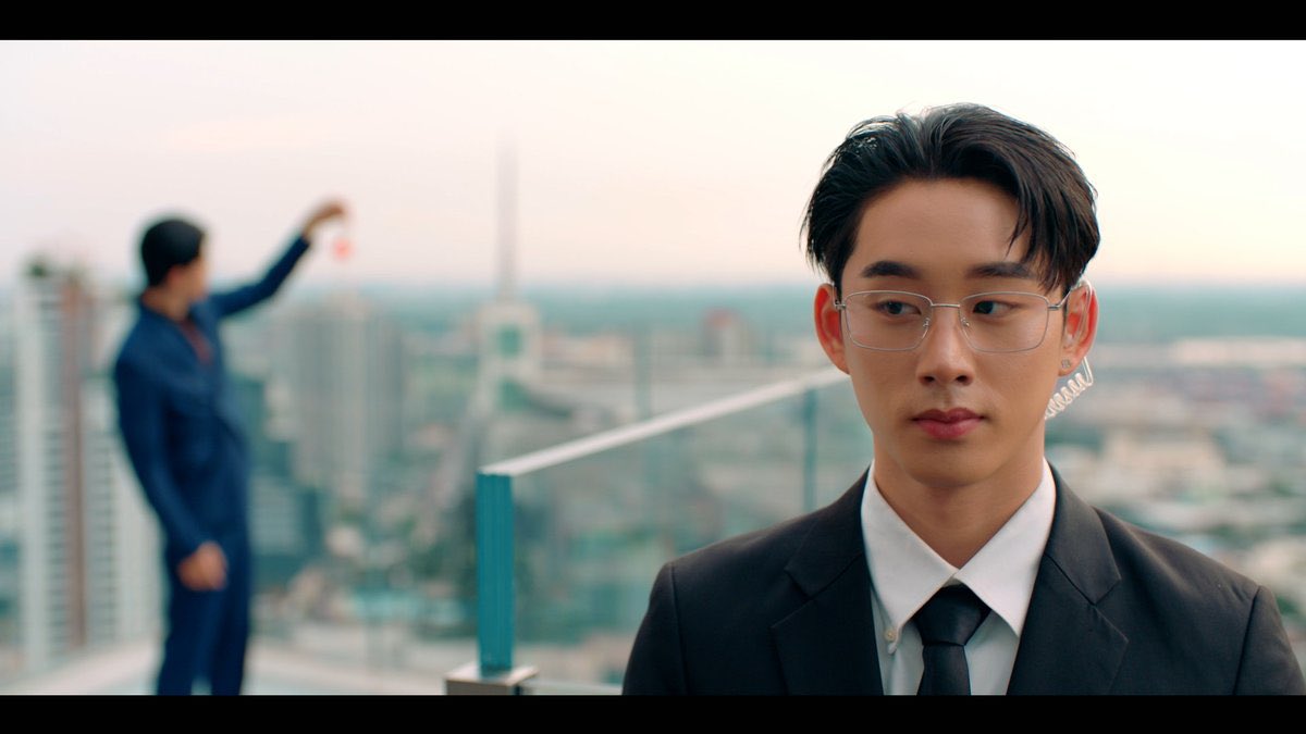 อย่างที่เคยบอกไว้ว่าโมกข์เป็นคนที่เก็บอาการเก่งแล้วนะแต่สีหน้าอาจจะยังน้าาาาชั้นสางสารนางอะ55555555555

#MeAndTheeSeriesEP7