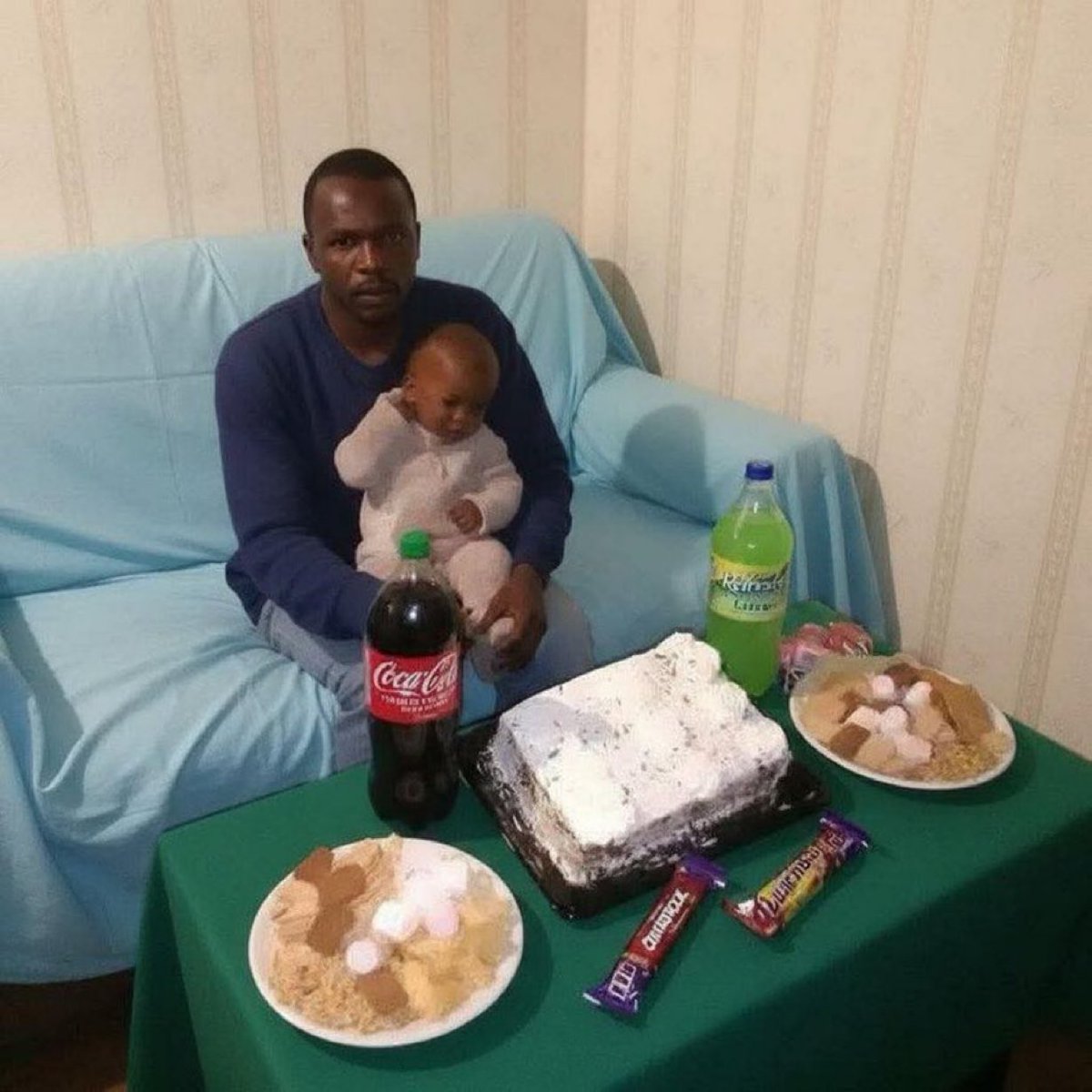 KomugishaPeace's tweet image. Nothing makes me emotional like seeing a trying father🥹🥹