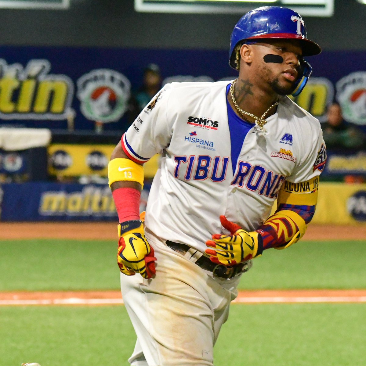 yunior_deportes's tweet photo. Participación de Ronald Acuña Jr. temporada (2025-2026) en la @LVBP_Oficial con @Tiburonesbbc_  16JJ .358 AVE. 4HR 12CI 16BB 6K. https://t.co/XIz03FCgk6